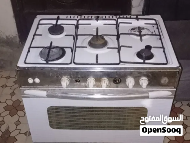 فرن نضيف جدا جدا حجمه ممتاز