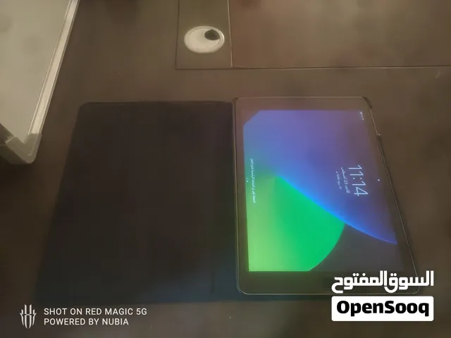 ايباد ممتاز للعب والعمل عليه مثل الدراسة والالعاب ولكم يوجد فيه صدمات خفيفة قابل للتفاوض