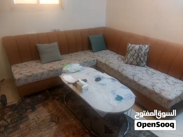 مجلس مع ترابيزة و حافظة
