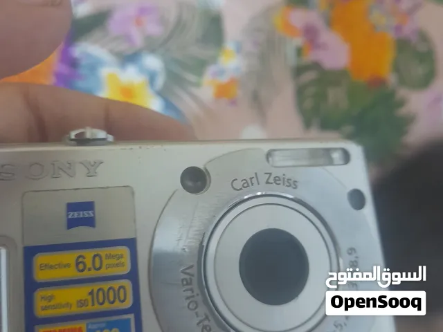كامرة سوني أثرية عايزه بس بطارية شغالة سعر 4000 دينار