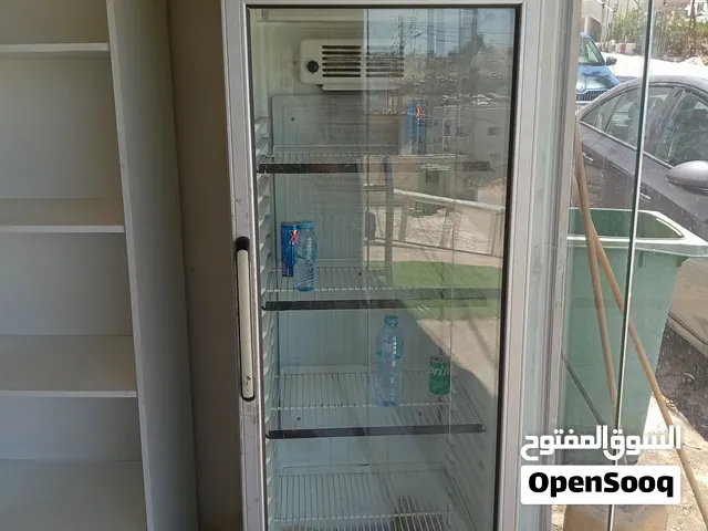 ثلاجةً مستعمله للبيع
