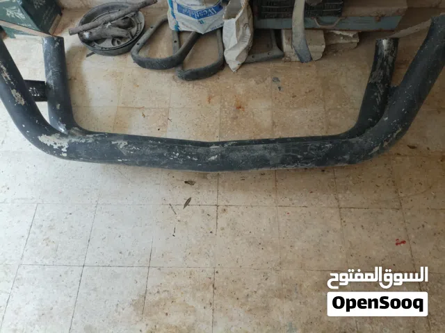 قطعه سلفرادو اصليه مميزه لا الصندوق الخلفي بحاله جيده بس بدها الدهان