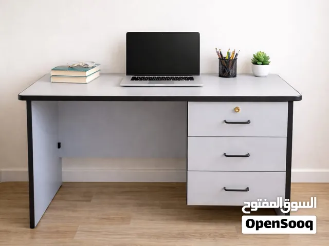 مكاتب مكتبية للبيع – حالة ممتازة