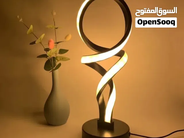 مصباح طاولة ليد عصري بمفتاح تحكم اشكال مختلفه