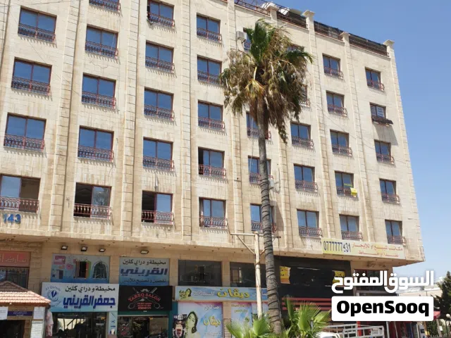 مكاتب استثمارية مؤجرة للبيع بسعر حرق
