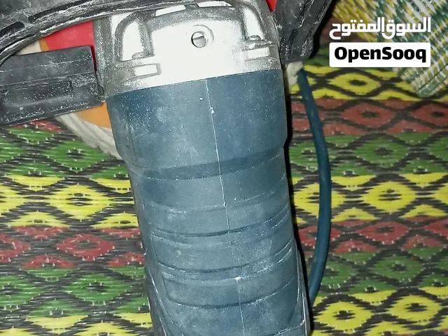 للبيع مكينت بوليش أمور طيبة تو استخدمتها مره ما تحتاج شي الكرتون معه والضمان السعر 18