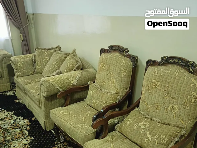 طقم كنب بحالة جيده جدا