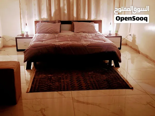 شقه بمساحه 260 م مفروشه بالكامل في منطقه الشميساني