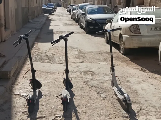 السلام عليكم متوفر تلاته سكوترات شاومي اقرا الوصف