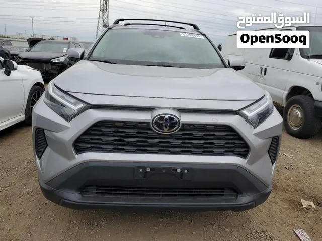 رافور موديل 2022 الفئه XLE..فورويل  السياره الفول حادثها بسيط مع تصليح وتغير قطع متضرره وكاله..