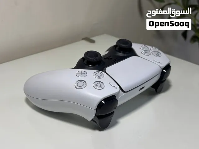 يد سوني 5 نظيفة
