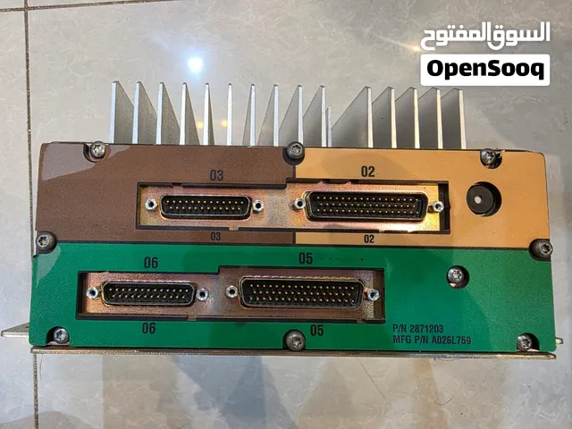 كمبيوتر ونظام تشغيل مولد كهرباء