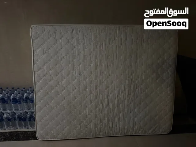 فرشة مستعملة نظيفة مجانية 160 في 200