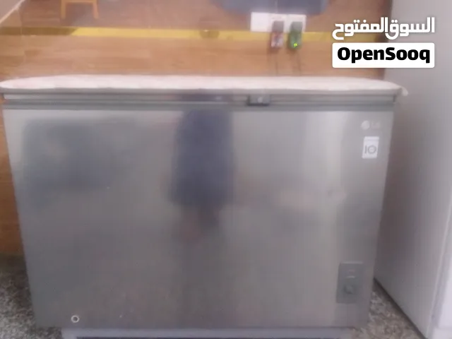 مجمدة كبيرة الحجم نظافه 100/100
