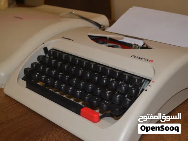 Olympia traveller c typewriter