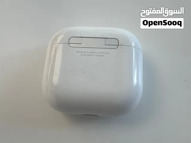 سماعة AirPods 4 عازلة للصوت