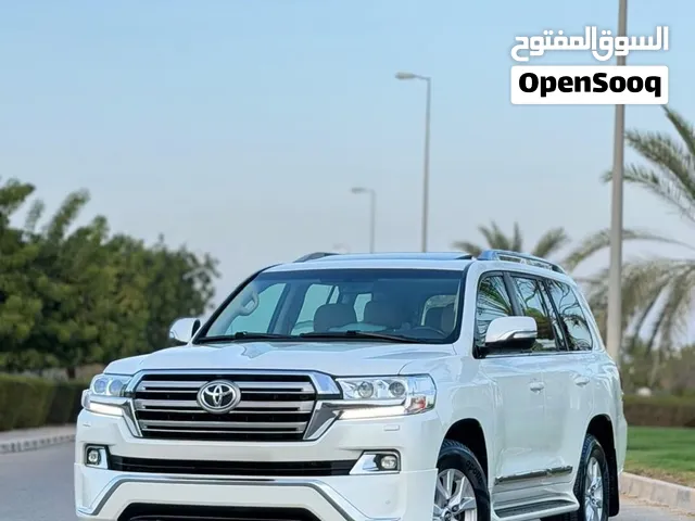 تويوتا لاند كروزر 2016 VX.E وكالة بهوان المستخدم الاول بدون حوادث صبغة الوكالة