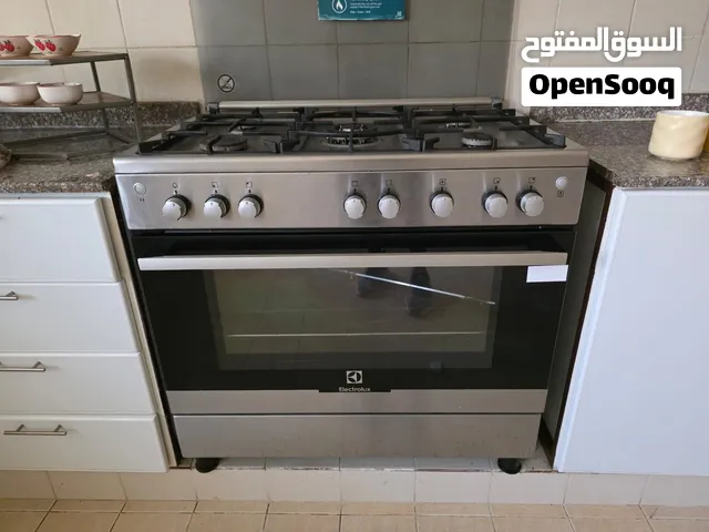 طباخ مع فرن