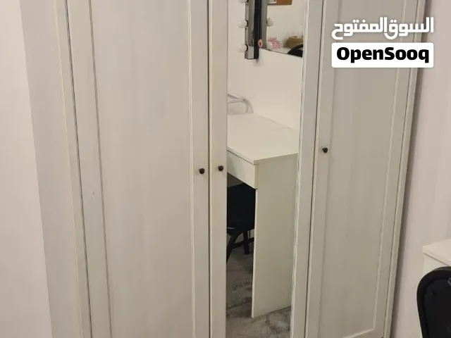 خزانة ايكيا لون ابيض