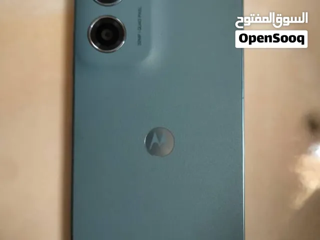 للبيع: جهاز Motorola Moto G04 (استخدام شهر واحد فقط - بحالة الزيرو) مع علبتو