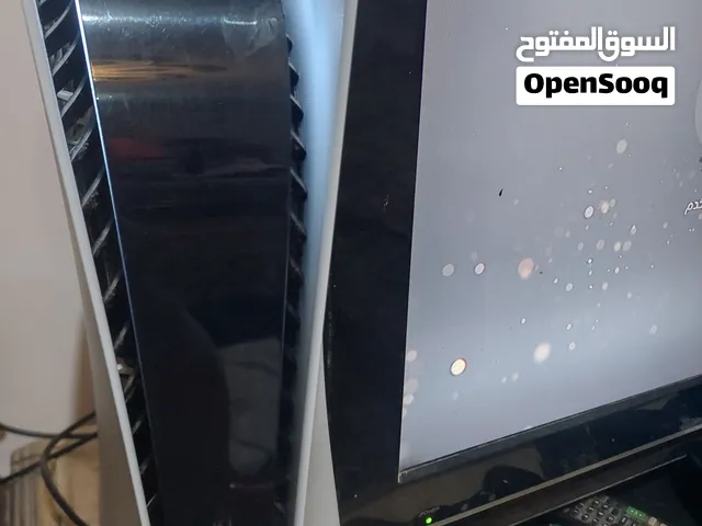 بلايستيشن 5 للبيع حالته مشاء الله معه فاتورته من جرير عليه fc 26 و it takes two وgod of war وعليه mo