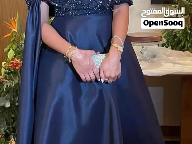 فستان سهرة ازرق ملكي ملبوس ساعتين فقط ولا زال جديد