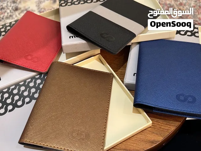 للبيع 17 حبه من غلاف جواز او محفظه