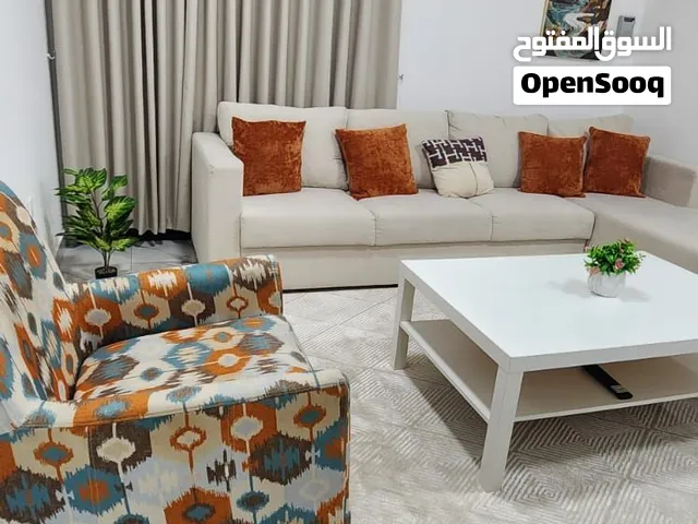 شقة فاخرة مفروشة للإيجار في الخوض 6 Furnished apartment for rent  وبالقرب من جميع الخدمات الخوض.....