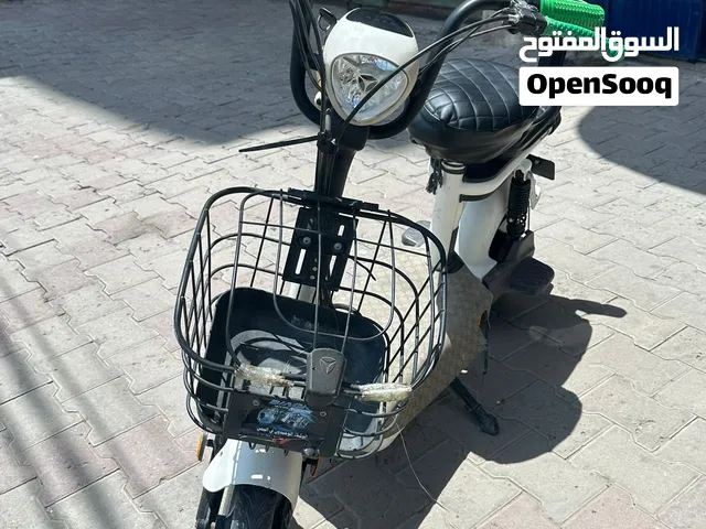 متر سكوتر ياديا للبيع مستخدم جديد حق محل استخدام خفيف بس احيان ب 1500سعودي بنقص المشتري