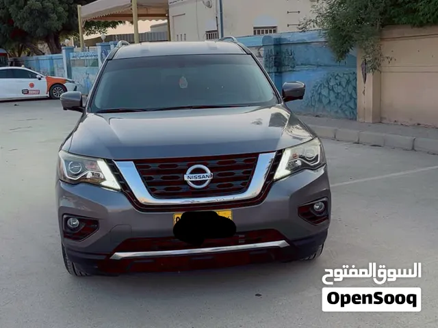 Used Nissan Pathfinder in Al Batinah