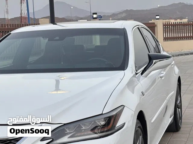 لكزس ES350 F sport موديل 2020 نظيف للبيع