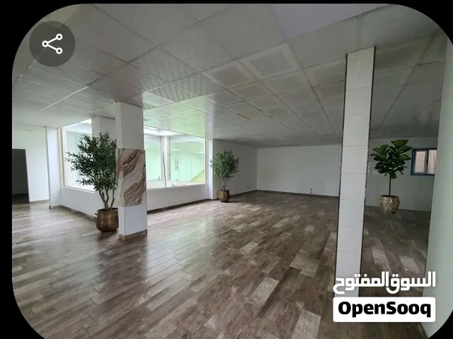 طابق كامل دور اول بعد الارضي فينسيا . 400م ..مقابل حلواني الفايدي بجوار الفرن الدوار