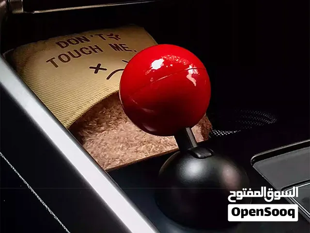 مقبض زر تشغيل محرك السيارات