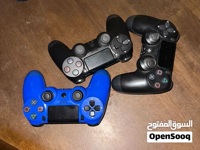 3 ps4 controllers
