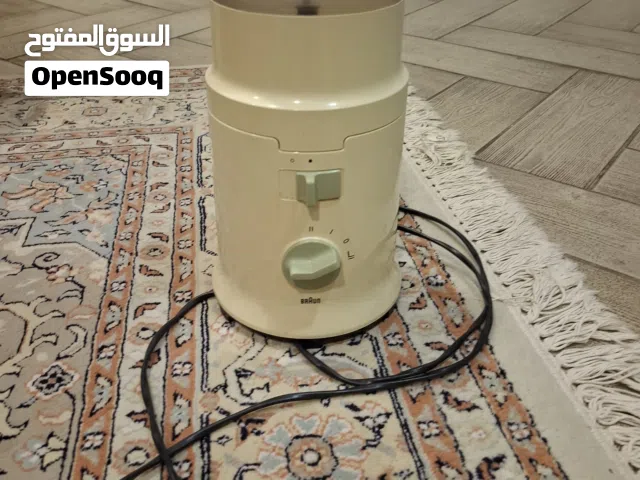 فرامة لحم ماركة براون عمرها 45 سنه ولاتزال تعمل استخدمت عدة مرات فقط