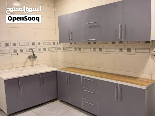 مترين ارضي وملحق سنك متر وعشرين  خشب ام دي اف تفصال حسب الطلب