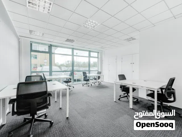 Find office space in Muscat, Qurum City Centre for 5 persons with everything taken care of