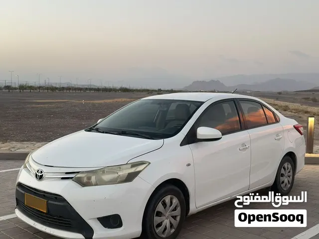 تويوتا يارس ابيض