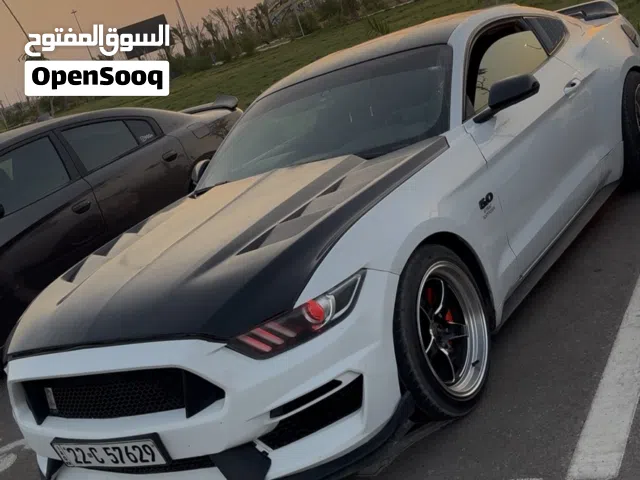 2017 فورد موستانج V6