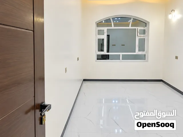 بيت مستقل دورين شقتين ودور ارضي