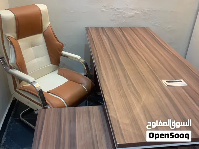 مكتب للعمل و استقبال