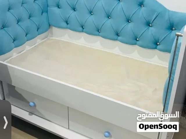 للبيع سرير طفل شبه جديد لضيق المكان وعدم الحاجة سعر مغري جدا