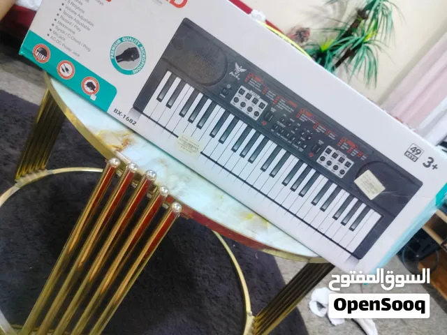 بيانو حجم وسط ولادي للبيع السعر 20مع توصيل