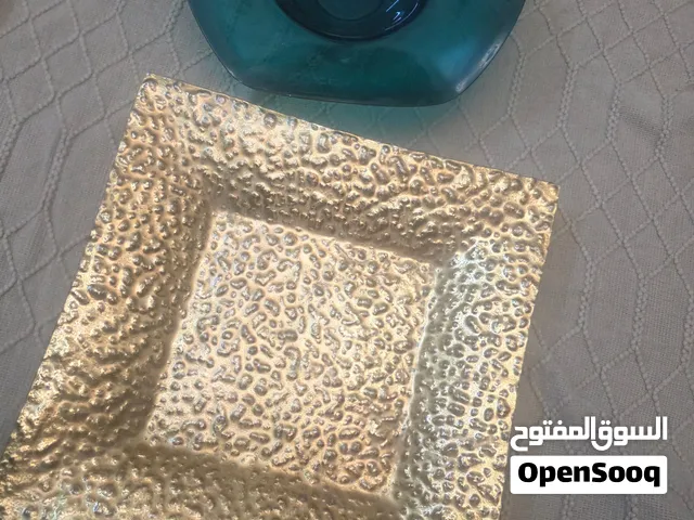 صحن تقديم زجاجي زيتي فاخر (كبير 40 سم) + صينية ذهبية مموجة (كبيرة 50 سم)