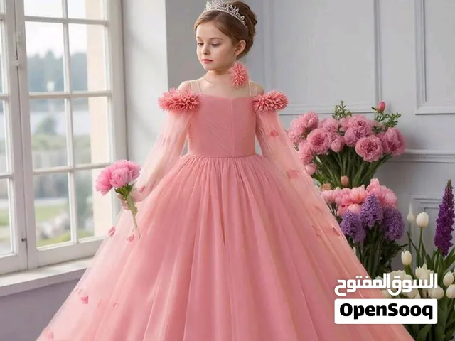 فستان مرتب وناعم مناسب للحفلات والمناسبات