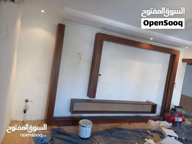 نجار جميع اعمال النجاره والديكور  والصيانه وتصليح الأبواب  وفك وتركيب  الكبتات وجميع  اعمال الصيانه