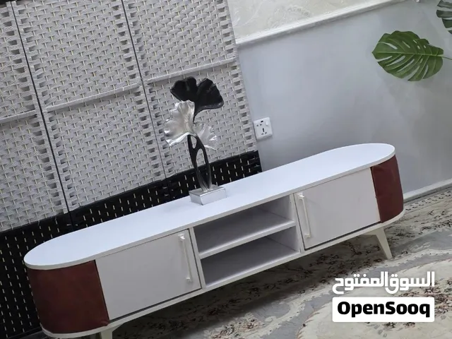 ميز شاشه عرض خاص توصيل مجاني لجميع المحافظات