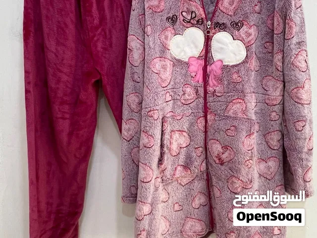 تراكسود نسائي شتوي للبيع