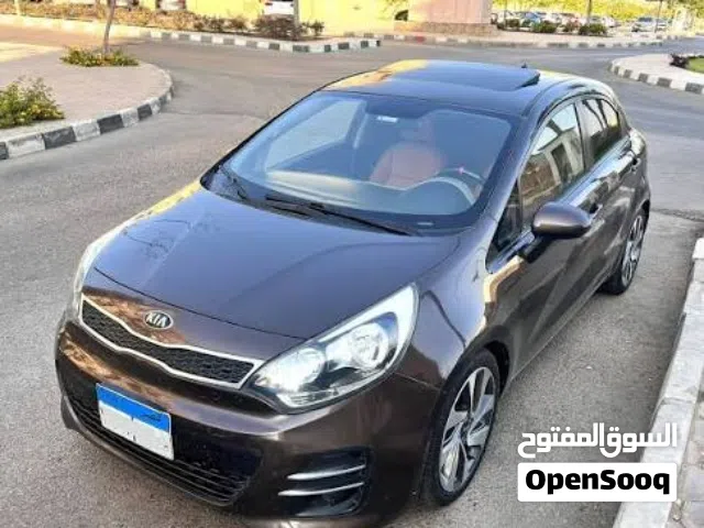 برده خلفيه او غطى صندوك هاج باك سيارة ريو موديل 2015