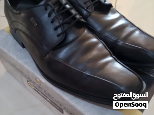 للبيع حذاء رجالي عدد 2